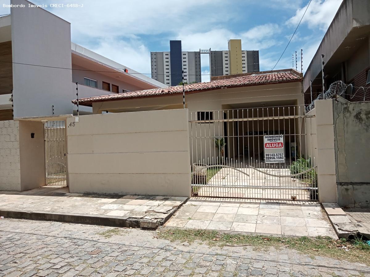 Casa para alugar com 3 quartos, 180m² - Foto 4