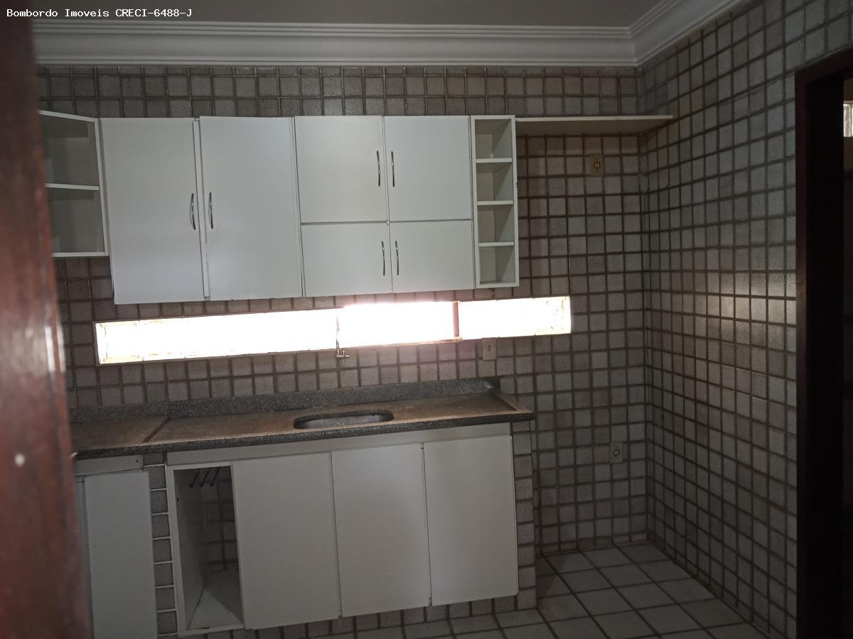 Casa para alugar com 3 quartos, 180m² - Foto 14