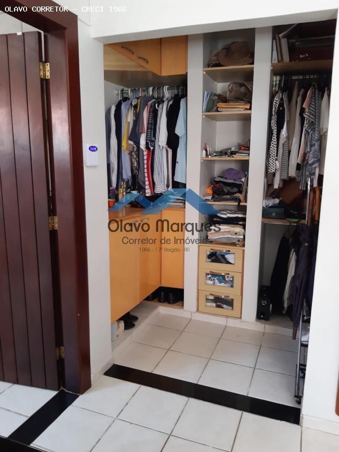 Casa à venda com 3 quartos, 300m² - Foto 14