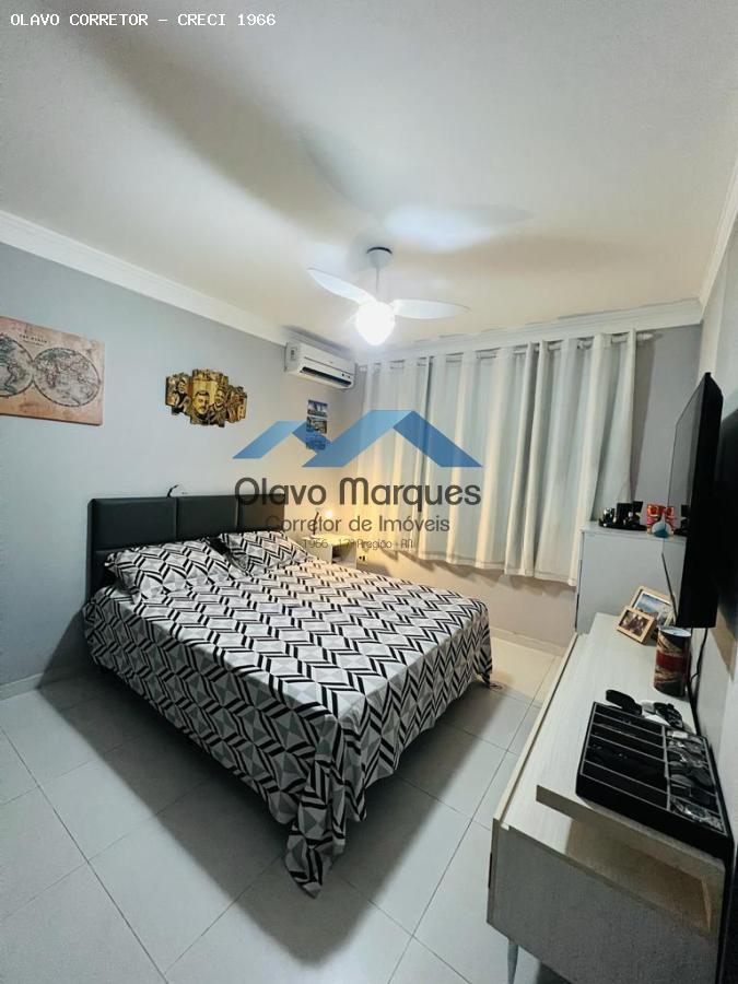 Casa à venda com 4 quartos, 260m² - Foto 2