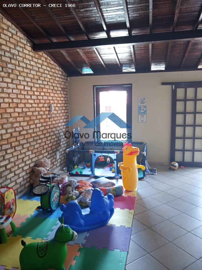 Casa à venda com 3 quartos, 200m² - Foto 13