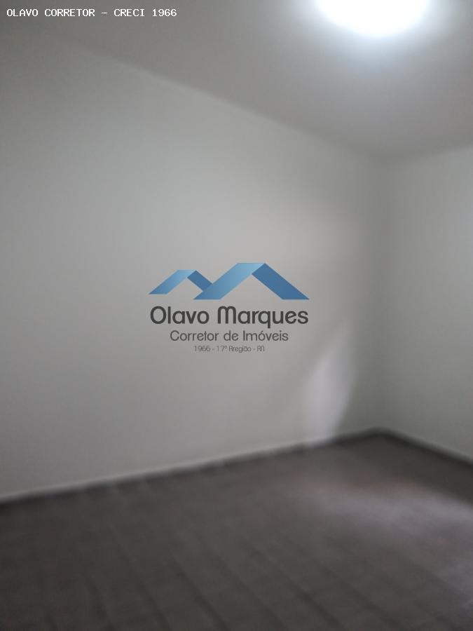 Casa para alugar com 2 quartos, 180m² - Foto 3