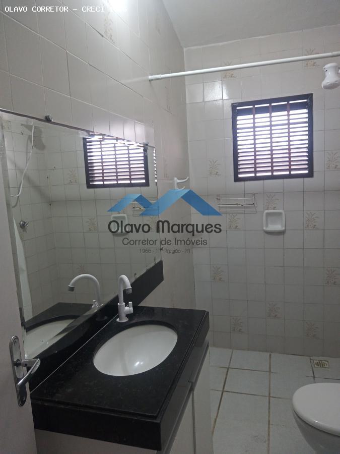 Casa para alugar com 2 quartos, 180m² - Foto 4